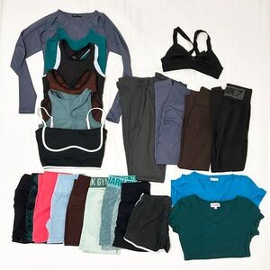 HIGH VALUE activewear bundle
4 tops
12 bottoms
3 sports